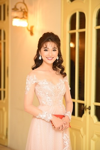 Mỹ nhân Việt nào trở thành nữ hoàng thảm đỏ tại Cánh Diều Vàng 2017