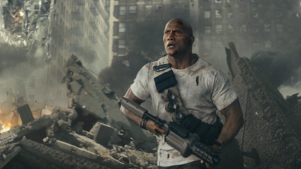 Dwayne Johnson trong vai nhà Linh trưởng học Davis Okoye
