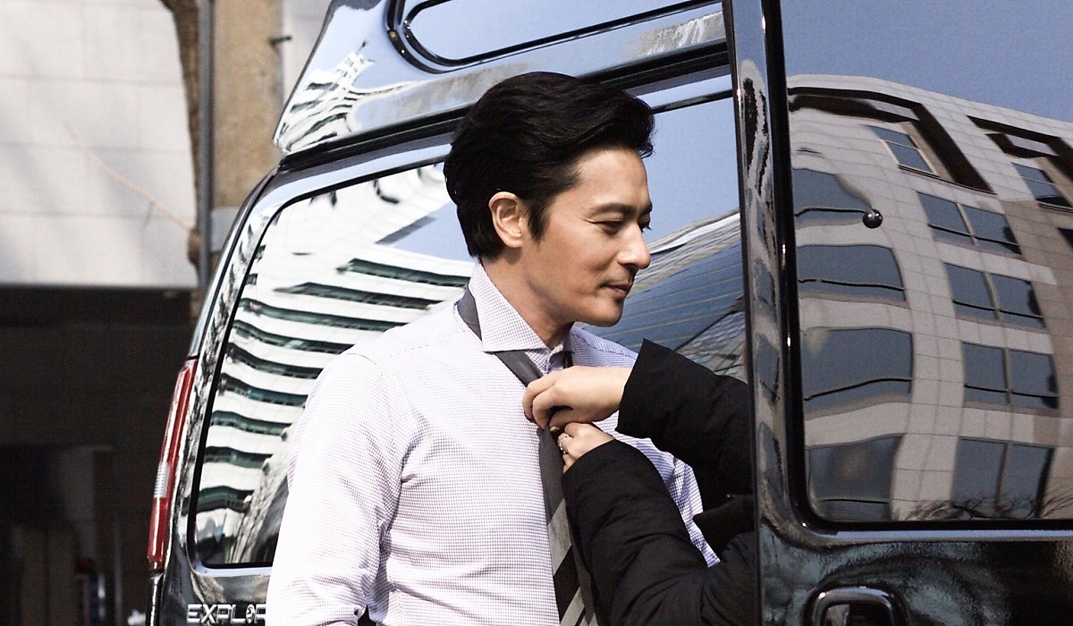Jang Dong Gun đẹp rung động trong hậu trường phim mới