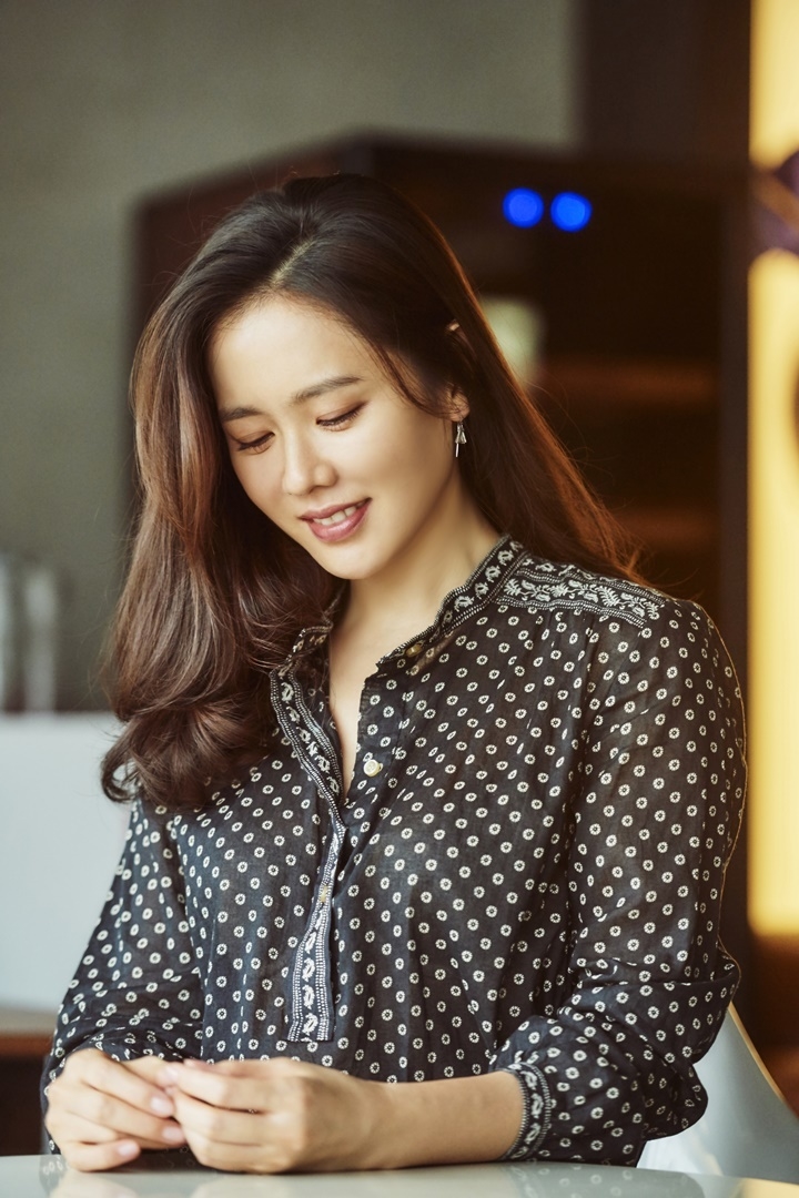 Cộng đồng mạn đoán già đoán non Son Ye Jin sắp bị khui chuyện tình cảm