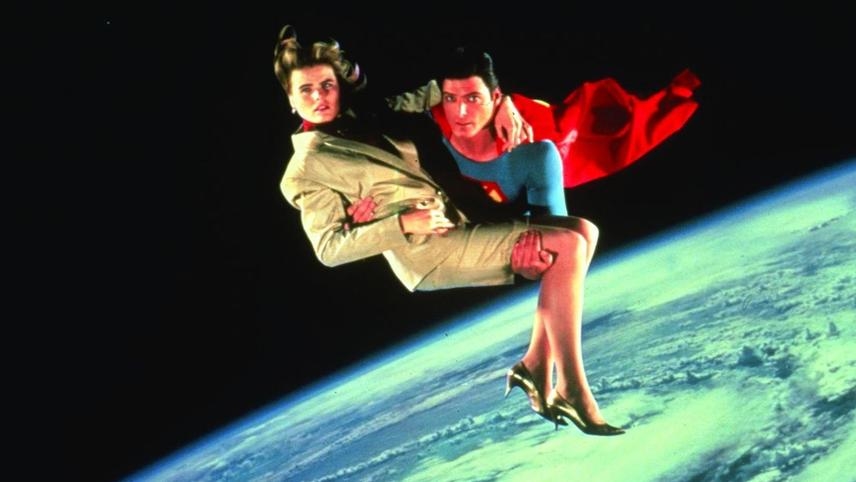 Superman 4: The Quest for Peace (1987): Christopher Reeve trở thành huyền thoại Hollywood nhờ vai diễn Siêu Nhân, nhưng ông cũng không thể cứu nổi chất lượng của The Quest for Peace - tác phẩm bị coi là nỗ lực kiếm tiền đáng thất vọng của Warner Bros. trong con mắt giới phê bình. Phải 20 năm sau, công chúng mới được gặp lại Superman trong Superman Returns (2006) của Bryan Singer. Nhưng đó lại là một thất bại khác, và mở đường cho Henry Cavill sắm vai nhân vật trong vũ trụ phim siêu anh hùng của DC kể từ Man of Steel (2013) đến nay.