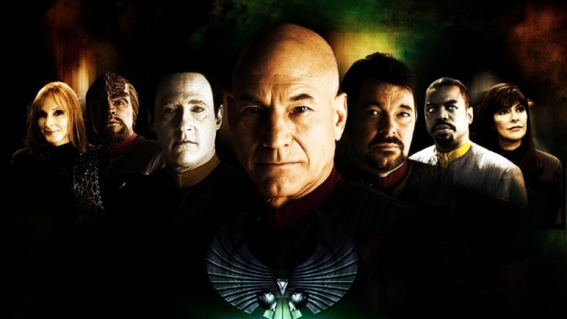 Star Trek: Nemesis (2002): Trong vòng 23 năm, thương hiệu khoa học viễn tưởng có 10 phim điện ảnh và nhiều loạt phim truyền hình hỗ trợ. Nhưng bước sang đầu thế kỷ XXI, niềm hâm mộ dành cho Star Trek bị sụt giảm nghiêm trọng. Tập Nemesis chỉ thu vỏn vẹn 67,3 triệu USD so với kinh phí sản xuất 60 triệu USD, bị giới phê bình lên án và chìm nghỉm giữa những Harry Potter hay The Lord of the Rings. Mọi chuyện chỉ trở nên khởi sắc hơn khi J.J. Abrams tái khởi động thương hiệu với tập phim năm 2009, và sau đó tiếp nối bằng Star Trek Into Darkness (2013) cùng Star Trek Beyond (2016).