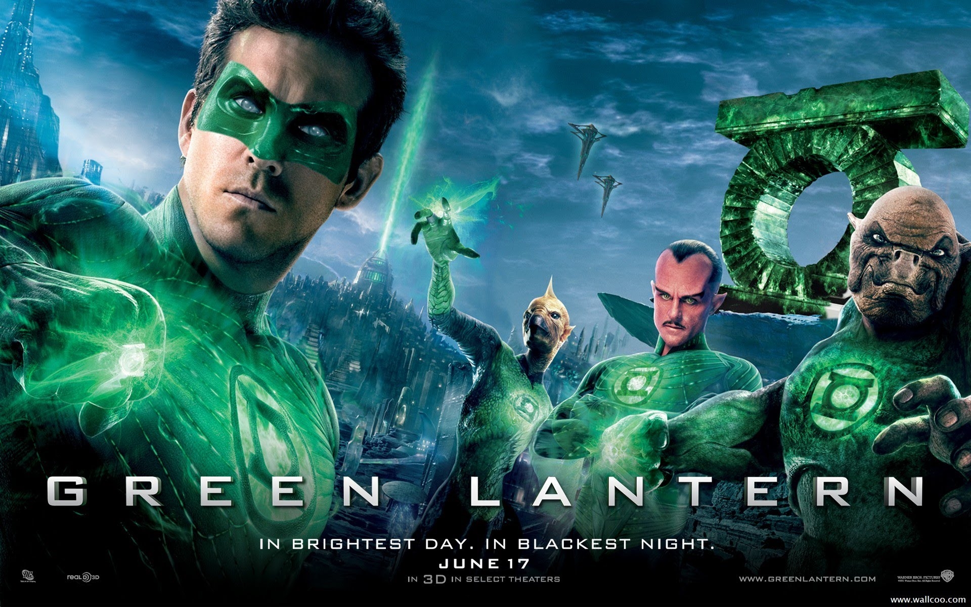 Green Lantern (2011): Bộ phim siêu anh hùng về riêng nhân vật Green Lantern năm 2011 khiến hãng Warner Bros. hứng chịu thất bại nặng nề. Tác phẩm vốn được thai nghén từ năm 1997, nhưng kết quả cuối cùng lại không như mong đợi khi từ kịch bản đến kỹ xảo đều bị công chúng chỉ trích. Theo kế hoạch, Green Lantern sẽ tái xuất trong Green Lantern Corps (2020) - tác phẩm thuộc vũ trụ phim siêu anh hùng DC. Nhưng chưa rõ ai sẽ là người kế nhiệm Ryan Reynolds, bởi giờ tài tử đang rất thành công với Deadpool (2016) và chuẩn bị ra mắt thêm phần phim mới Deadpool 2 trong năm nay.