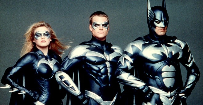 Batman & Robin (1997): Bị đánh giá là một trong những tác phẩm siêu anh hùng tệ nhất mọi thời đại, Batman & Robin của đạo diễn Joel Schumacher khiến Người Dơi vắng bóng trên màn ảnh suốt gần 10 năm sau đó. Bộ phim bị đánh giá là có cốt truyện lủng củng cùng loạt nhân vật phản diện ngô nghê, đồng thời đánh dấu lần duy nhất George Clooney khoác lên mình bộ áo choàng của Batman. Phải tới năm 2005, thương hiệu Người Dơi mới được tái sinh với Batman Begins của đạo diễn Christopher Nolan.