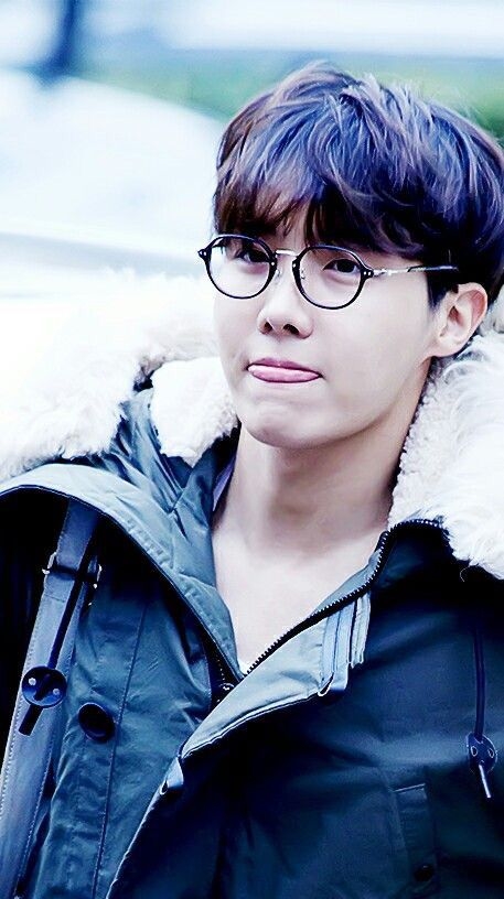 Đây chính là lớp học trong mơ của bất kỳ fan hâm mộ kpop nào