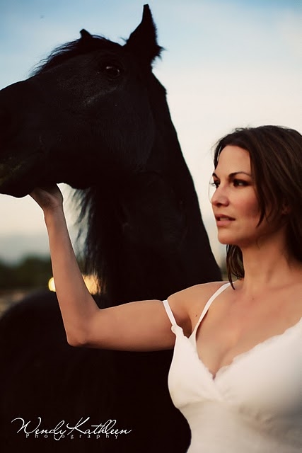 Rời xa ánh đèn sân khấu, cô trở thành một họa sĩ với nghệ danh Jacqueline Collen-Tarolly và chăn nuôi ngựa ở một vùng quê bình lặng.