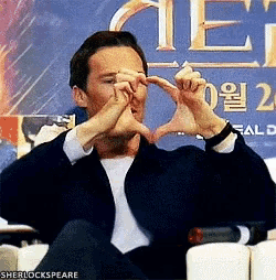 Cách bắn tim hài hước của Doctor Strange