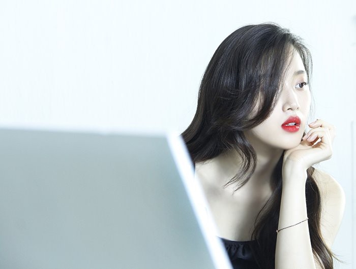 Những hình ảnh hậu trường của mỹ nhân 9x thế hệ mới - Moon Ga Young