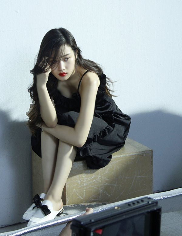 Những hình ảnh hậu trường của mỹ nhân 9x thế hệ mới - Moon Ga Young