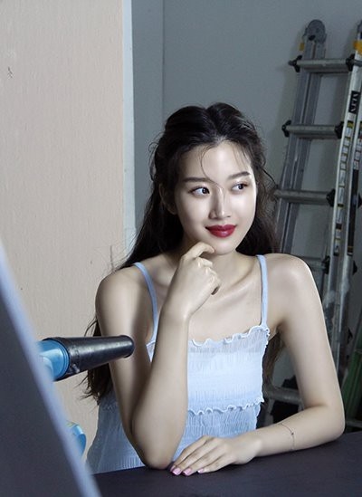 Những hình ảnh hậu trường của mỹ nhân 9x thế hệ mới - Moon Ga Young
