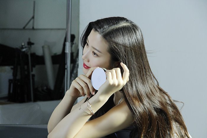 Những hình ảnh hậu trường của mỹ nhân 9x thế hệ mới - Moon Ga Young