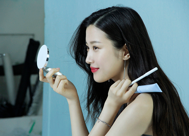 Những hình ảnh hậu trường của mỹ nhân 9x thế hệ mới - Moon Ga Young