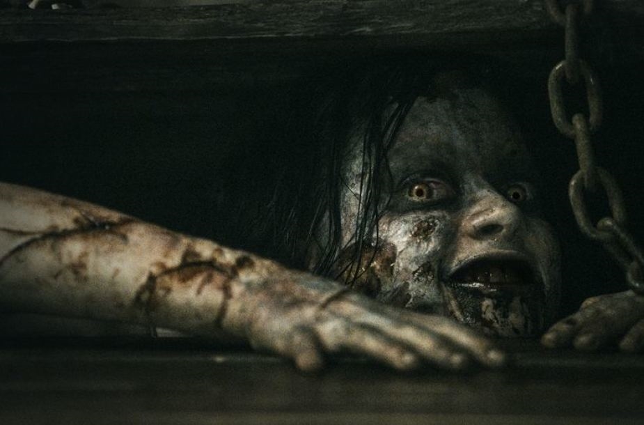 Nắm bắt được sự ám ảnh qua từng thước phim của The Evil Dead, năm 2013 bộ phim đã được làm lại với kịch bản tương tự cũng ghê rợn không kém.