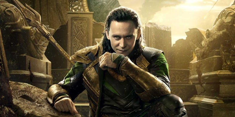 Có lẽ Tom Hiddleston tìm thấy được sự tương đồng trong số phận của Loki và Erik Erik Killmonger