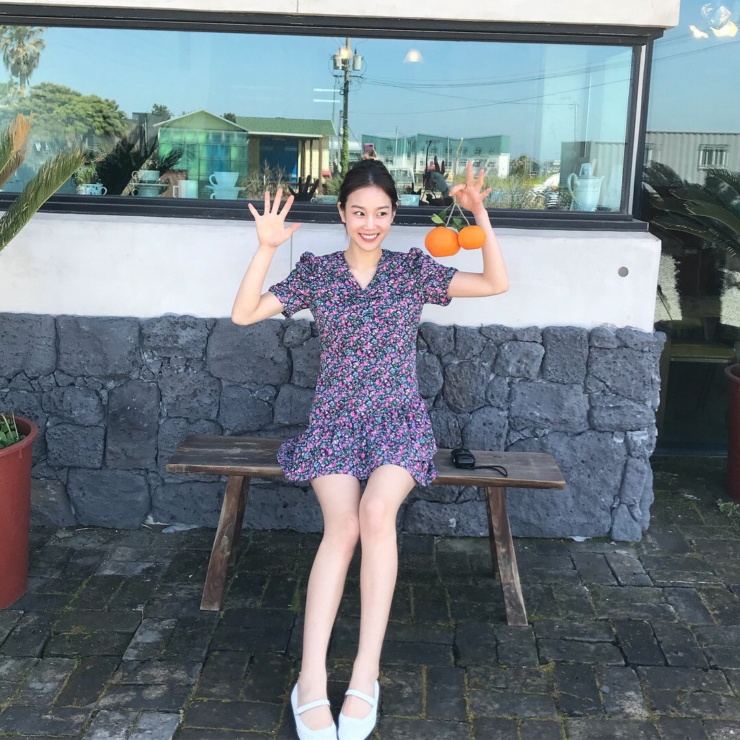 Suzy xinh đẹp hết nấc trong loạt ảnh du lịch đảo Jeju