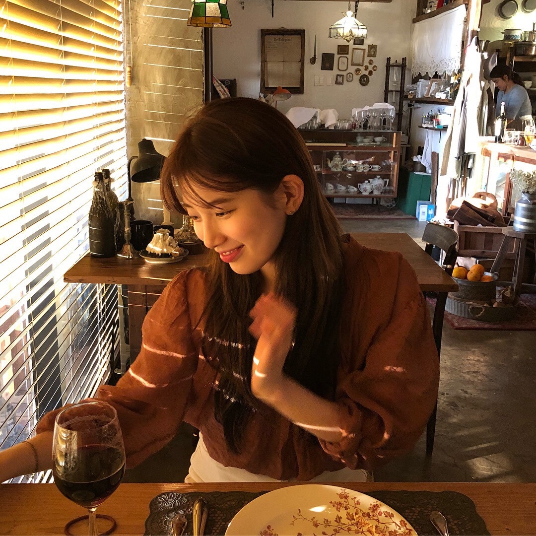 Suzy xinh đẹp hết nấc trong loạt ảnh du lịch đảo Jeju