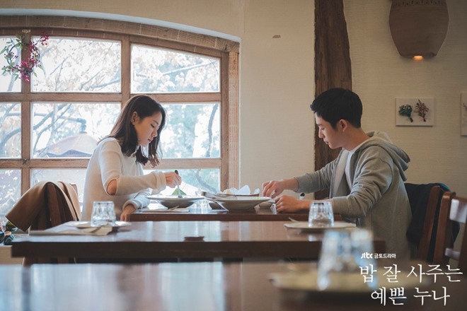 Đến Yoona cũng có mặt trong hội bạn thân 'quyền lực' của Son Ye Jin