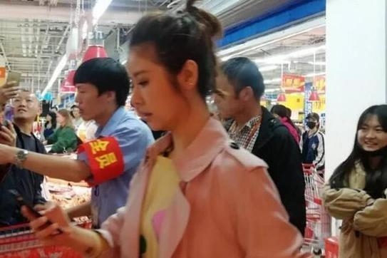 "Mẹ một con" Lâm Tâm Như vẫn chưa phân biệt được bột mì và hạt lúa mì