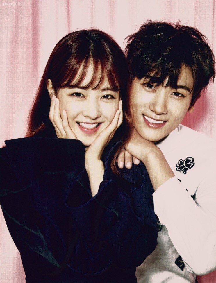 Park Bo Young gửi thức ăn ủng hộ "bạn trai cũ"