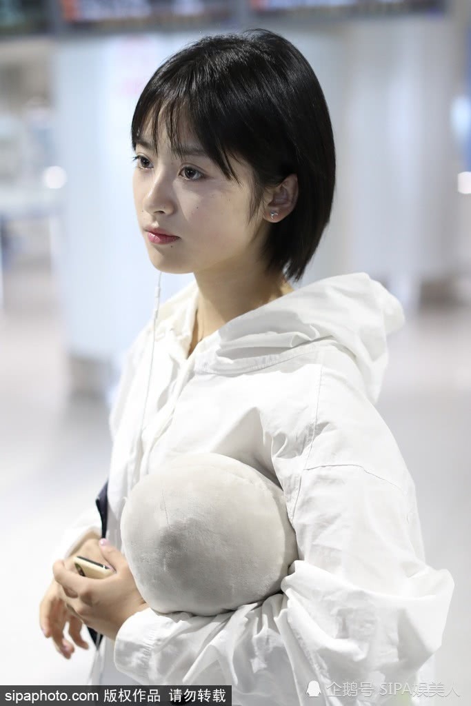 Xinh đẹp và trẻ trung 'Sam Thái' Thẩm Nguyệt chiếm chọn spotlight