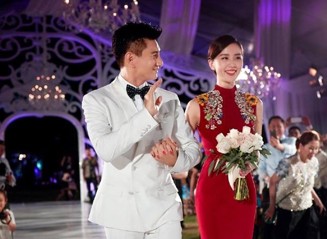 Cặp đôi Ngô Kỳ Long - Lưu Thi Thi đưa nhau đi cầu tự tại Nhật Bản