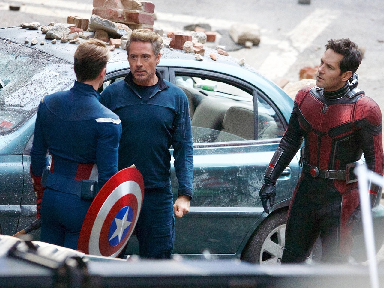 Hậu trường của Avengers 4 cho thấy các siêu anh hùng sẽ trở về quá khứ