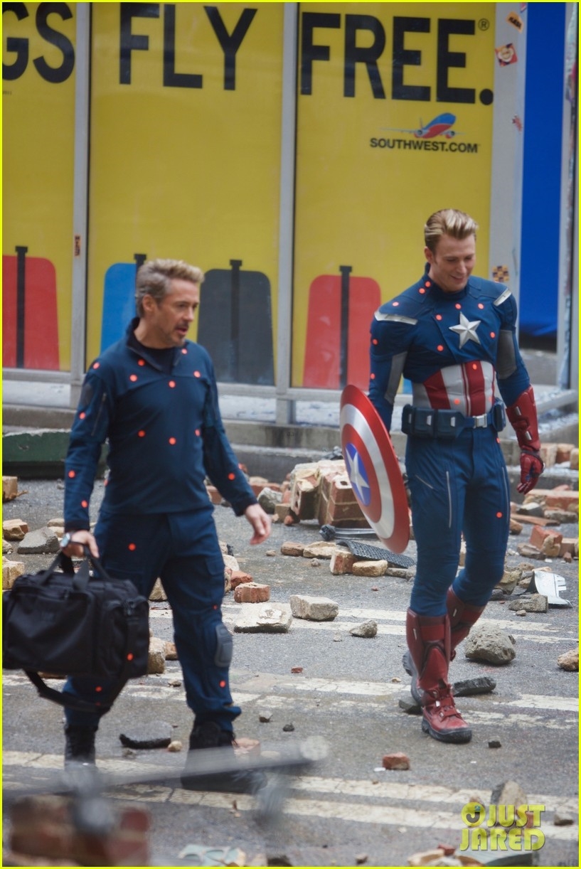 Hậu trường của Avengers 4 cho thấy các siêu anh hùng sẽ trở về quá khứ