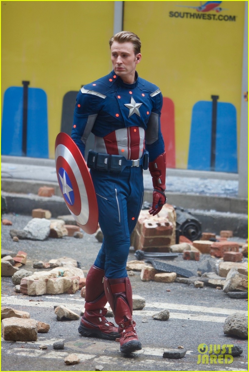 Hậu trường của Avengers 4 cho thấy các siêu anh hùng sẽ trở về quá khứ