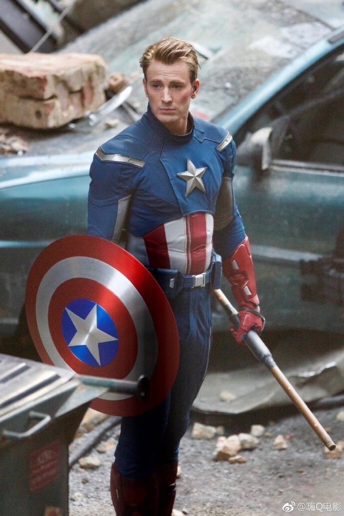Hậu trường của Avengers 4 cho thấy các siêu anh hùng sẽ trở về quá khứ