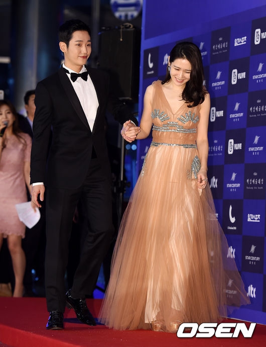 Dàn sao trên thảm đỏ lễ trao giải Baeksang 2018