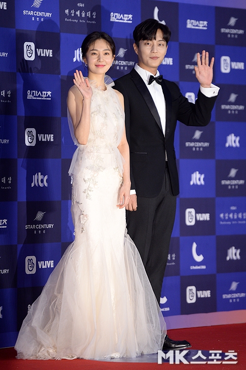 Dàn sao trên thảm đỏ lễ trao giải Baeksang 2018