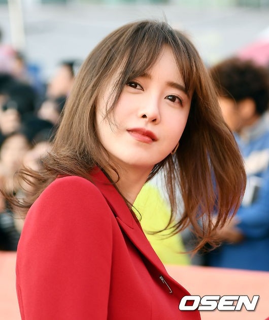 Goo Hye Sun đẹp lấn át loạt mỹ nhân tại thảm đỏ Jeonju