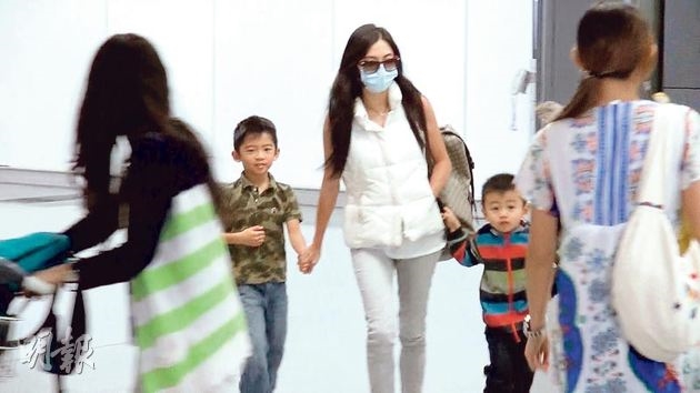 Những đứa con 'bị lãng quên' của hàng loạt sao Hồng Kông đình đám