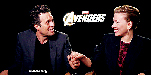 Scarlett Johansson và Mark Ruffalo cứ như anh em một nhà thân thiết vậy