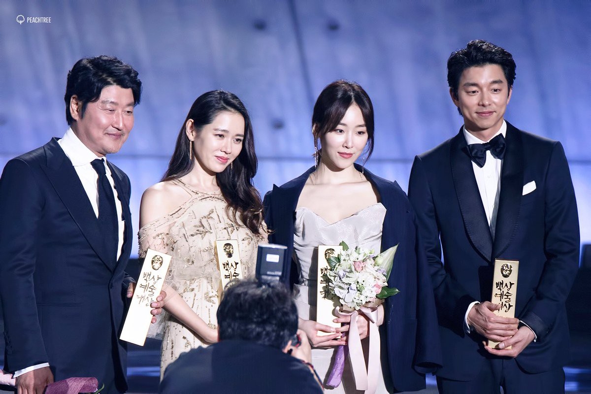 Nhờ Baeksang, một cặp vô cùng xứng lứa vừa đôi đang được fan ghép đôi