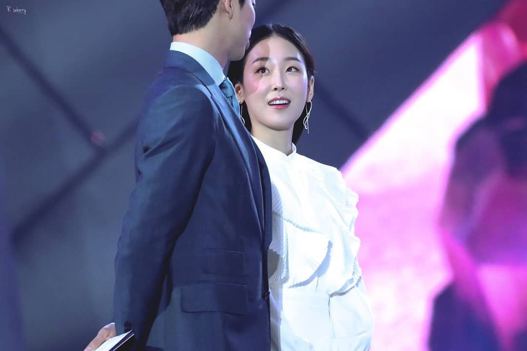 Nhờ Baeksang, một cặp vô cùng xứng lứa vừa đôi đang được fan ghép đôi