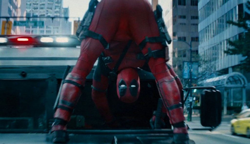 Không ngờ Ryan Reynolds mô tả thế này về trang phục của Deadpool!