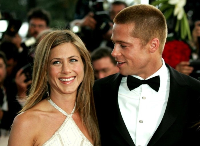 Đây là lúc Brad Pitt và Jennifer Aniston hạnh phúc bên nhau