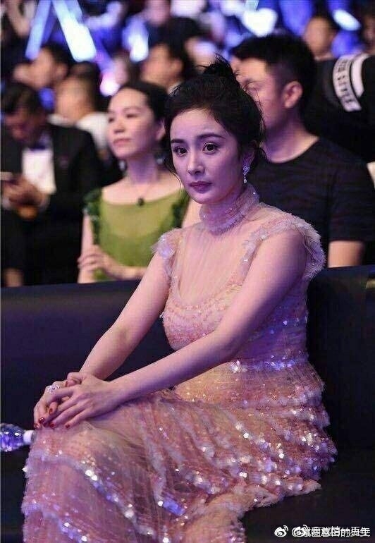 Fandom Dương Mịch và Triệu Lệ Dĩnh đối đầu nhau gay gắt trên MXH