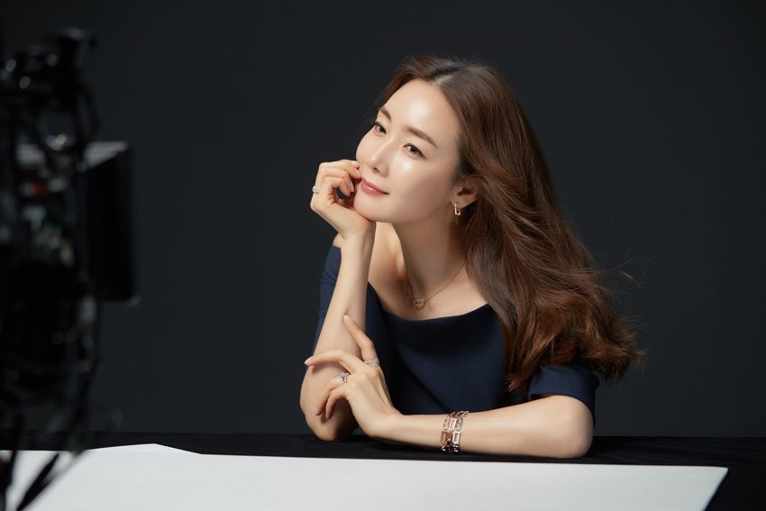 Những hình ảnh hậu trường xinh đẹp của các mỹ nhân xứ Hàn
