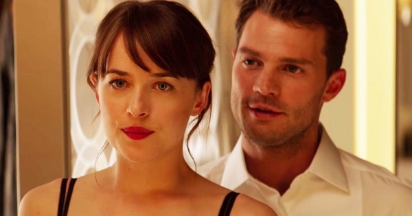 Việc chọn đồ lót cho Dakota Johnson trong 50 Sắc Thái