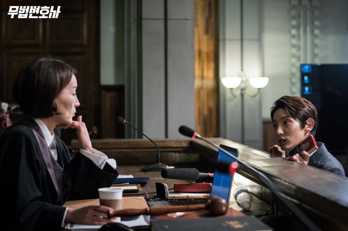 Lee Jun Ki khoe cơ bắp rắn chắc gây bão mạng xã hội