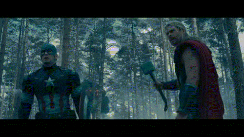 Trong Avengers: Age of Ultron (2015), khung cảnh này lại diễn ra một cách “nhẹ nhàng” hơn khi Capt và Thor nhận ra tuyệt chiêu “lưỡng long nhất thể” của cặp vũ khí trên.