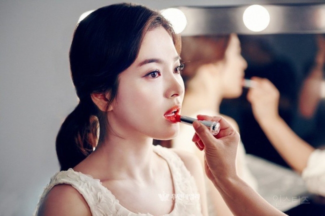Liệu những mỹ nữ này có đủ sức đánh bại góc nghiêng của Han Ga In?