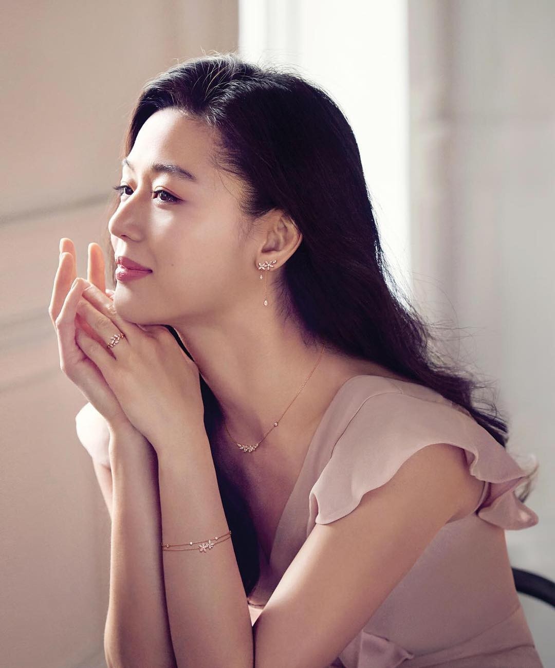 Liệu những mỹ nữ này có đủ sức đánh bại góc nghiêng của Han Ga In?