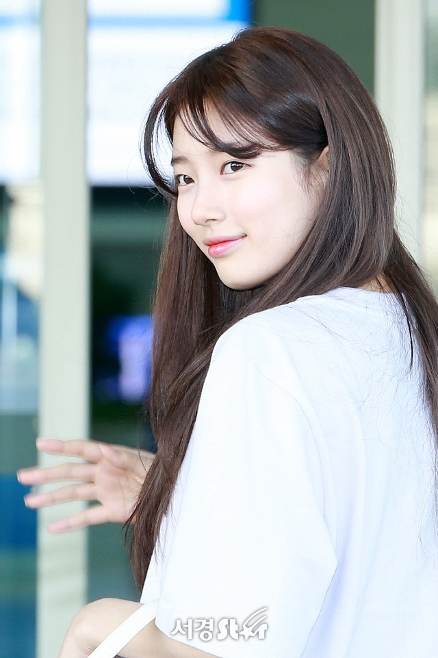 Lần đầu xuất hiện sau ồn ào kiện tụng, Suzy gây choáng vì quá xinh đẹp