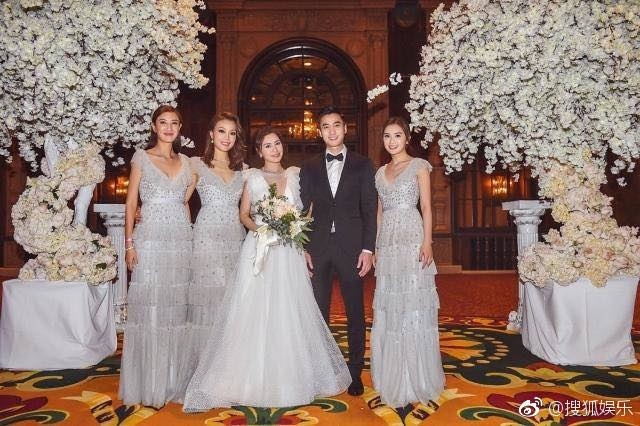 Chung Hân Đồng hạnh phúc viên mãn trong lễ cưới cổ tích