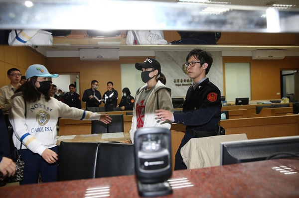 Trần Kiều Ân mất vai diễn, phim mới có nguy cơ 'đắp chiếu' vì scandal