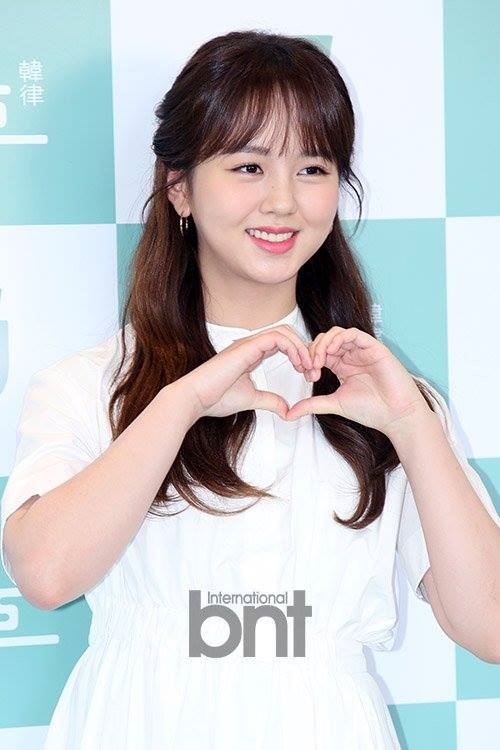 Dù lộ khuyết điểm, Kim So Hyun vẫn được khen ngợi hết lời vì quá đẹp