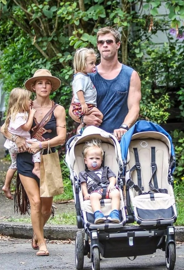 Gia đình thần sấm Chris Hemsworth